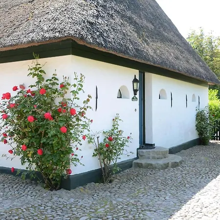 Haus Strandlaeufer, Teil Unseres Foehrienhauses * Midlum (Schleswig-Holstein)