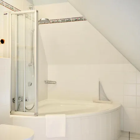 Haus Strandlaeufer, Teil Unseres Foehrienhauses * Midlum (Schleswig-Holstein)