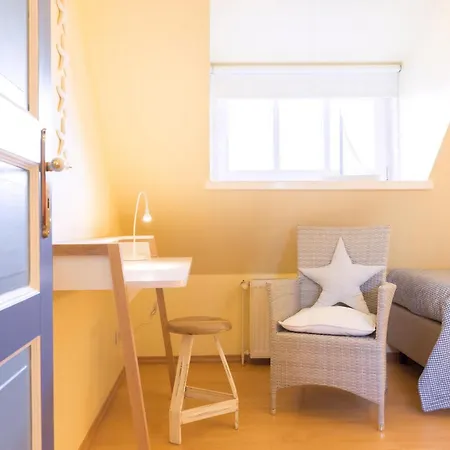 Haus Strandlaeufer, Teil Unseres Foehrienhauses Holiday home
