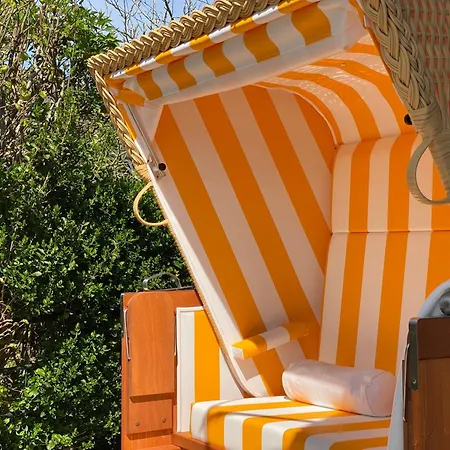 Haus Strandlaeufer, Teil Unseres Foehrienhauses Holiday home